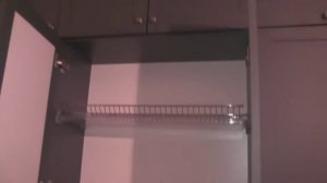 Кухня в сером цвете. Фасады МДФ рамочные . Угловая кухня серого цвета под потолок.