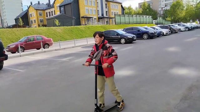 топ 5 трюков на самокате для новичка смотреть онлайн