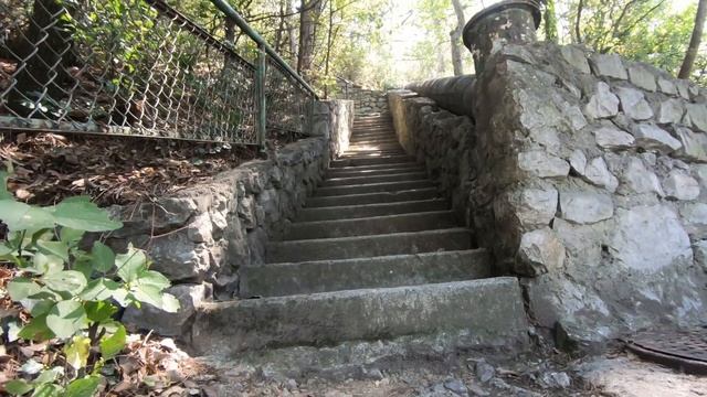 ЧТО БЫ ЭТО ЗНАЧИЛО - "Не бросайте бабушку в крапиву"? Крым. Никитская расселина. Пляжи Никите. смотреть онлайн