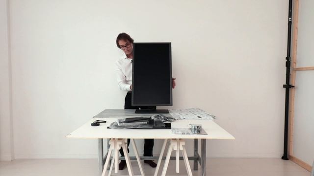 BenQ SW321C 32 4K Pro Monitor Unboxing and Setup смотреть онлайн