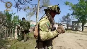 Работа чеченских бойцов в ЛНР.