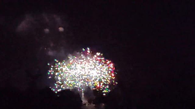 САЛЮТ в праздник поросёнка. ТРАДИЦИИ ФРАНЦИИ смотреть онлайн