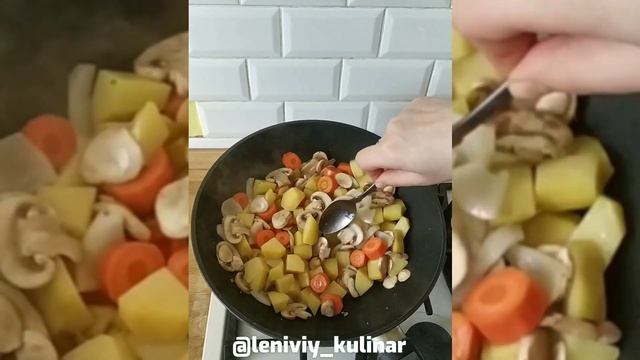 Постный обед. Тушёная картошка с грибами?