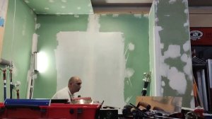Как правильно шпаклевать широкими шпателями Олейник.