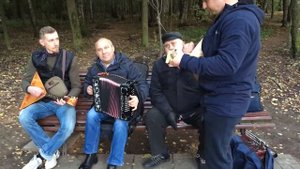 Измайловский пятачок, «Барыня». Балалайка и Гармонь. На гармони играет Владимир Васильевич Лутовино