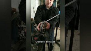 Замена шпильки на suzuki jimny с ABS החלפת גוז'ון שבור סוזוקי ג'ימני 2016 עם