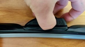 Демонтаж адаптера с щетки стеклоочистителя General Technologies