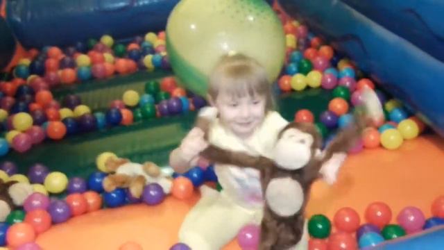 22.БАТУТ ДЖУНГЛЯ С КРОКОДИЛАМИ/Trampolines jungle with crocodiles. смотреть онлайн