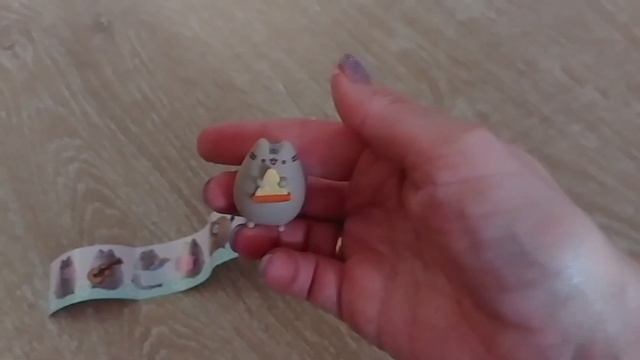 MEGA SECRET Шоколадное яйцо с игрушкой