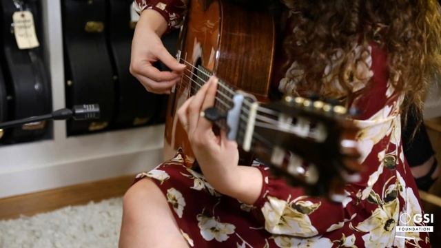 El Viejín's "Caño Roto (Soleá por Bulerías)" performed by Caro on a 2005 Salvador Castillo "Negra" смотреть онлайн