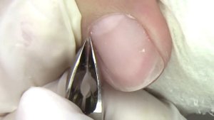 Срезаем кутикулу ИДЕАЛЬНО! ?Удаление кутикулы ножницами и щипчиками в классическом обрезном маникюр