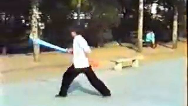 Учитель багуа чжан Инь ши обучает багуа дао / Zhu Bao Zhen teaching Yin Style Ba Gua Dao смотреть онлайн