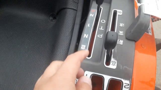 Японский минитрактор KUBOTA B-52D смотреть онлайн