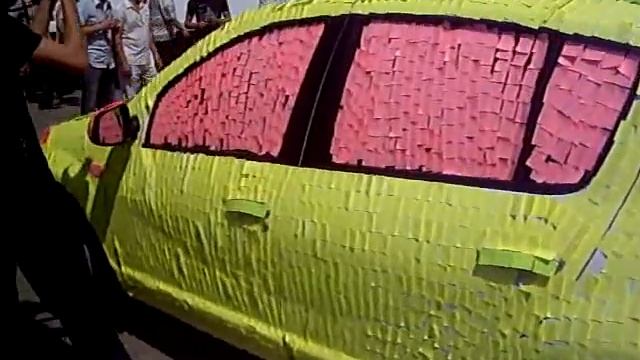 Всю машину обклеили стикерами!!! смотреть онлайн