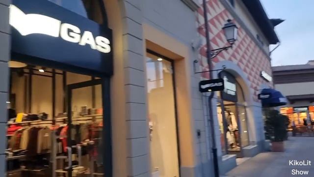 Barberino Outlet 2022 смотреть онлайн