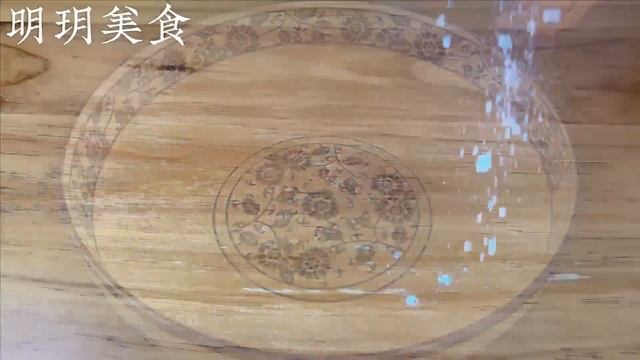 發麵只加白糖和酵母就錯了，面點大師教我正確做法，15分鐘發好面，很簡單 It is wrong to add only sugar and yeast to the dough. смотреть онлайн