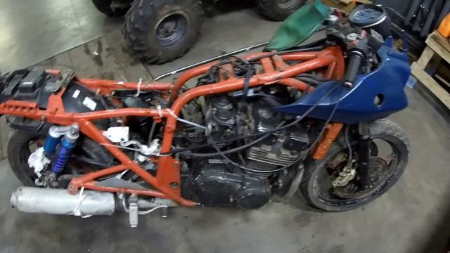 Уставшая Suzuki Katana ,часть вторая, про карбюраторы. смотреть онлайн