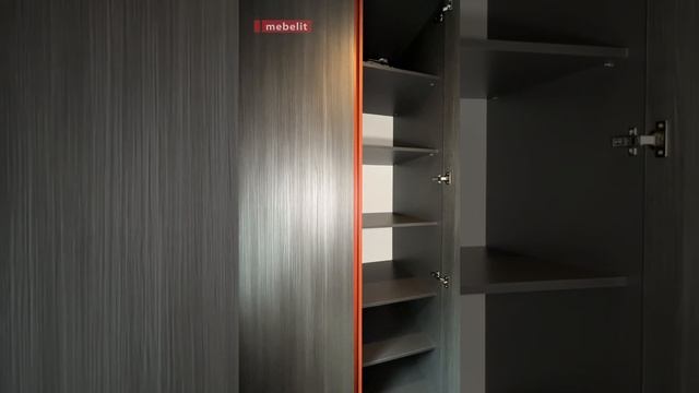 ?Как внести разнообразие в лофтовый интерьер? Сделали шкаф с сенсорной подстветкой в частный дом