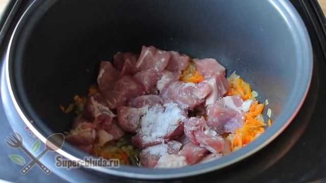 Пшеничная каша в мультиварке Редмонд с мясом