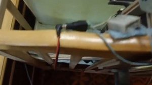 Укачиватель детской кроватки из авто стеклоочистителя своими руками 嬰兒床餅乾