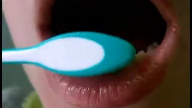 Как правильно чистить зубы.wmv смотреть онлайн