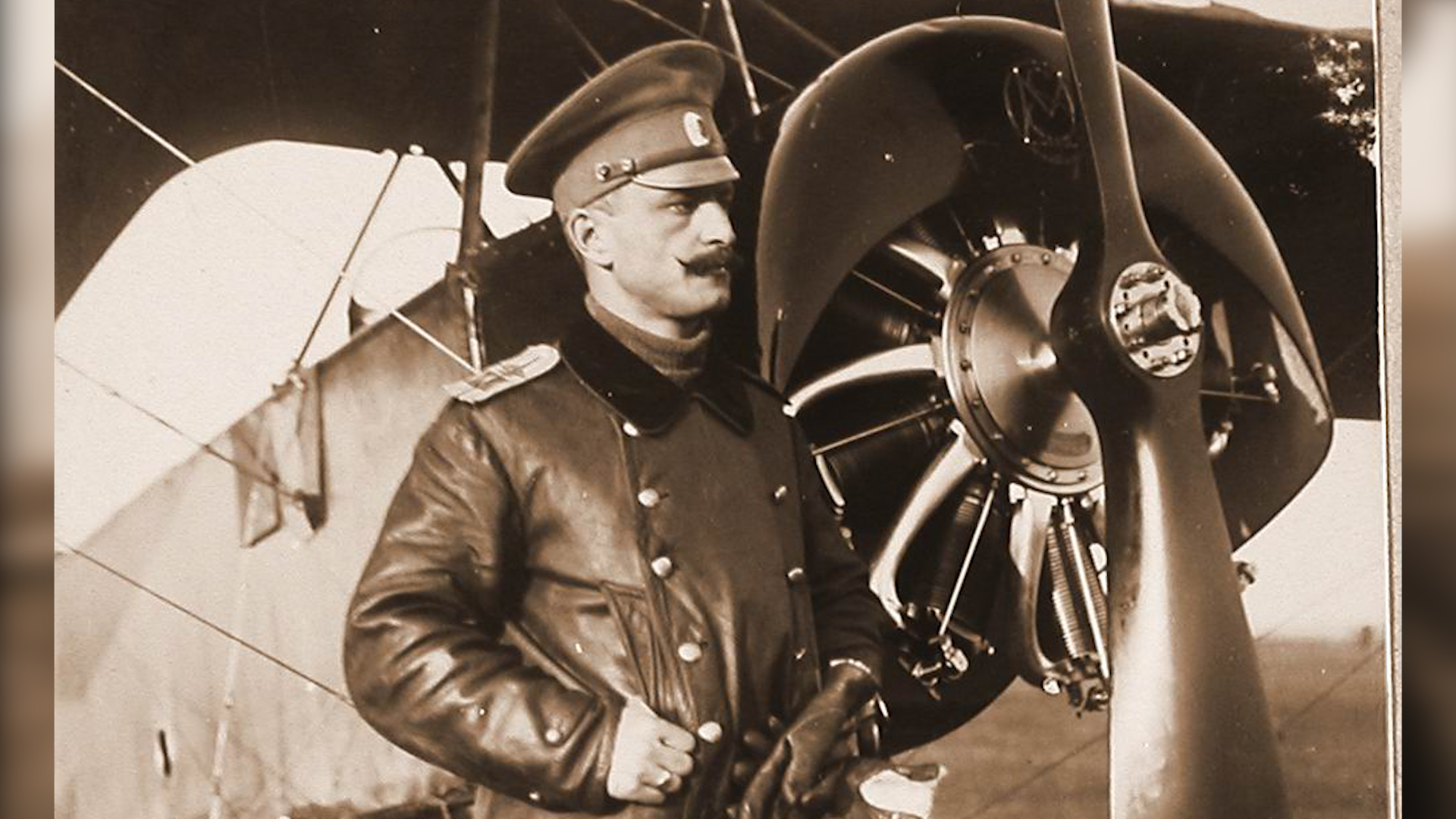 Русский авиатор совершивший мертвую петлю. Ткачев летчик первая мировая. Ньюпор самолет 1914.