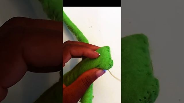 MAKING RAINBOW FRIENDS GREEN PLUSH #SHORT #SHORTS / DIY ROBLOX RAINBOW FRIENDS GREEN PLUSHIE