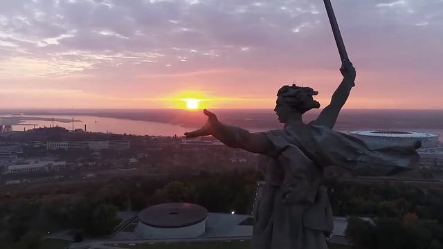 Матерь Сва Слава Прародительница. Скульптура родина мать зовет. Славянские предки. Мифология славян смотреть онлайн