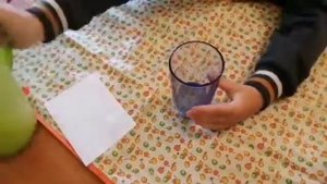 Опыт с водой и бумагой. Кто победит?