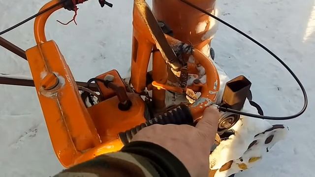 Обзор самодельного снегоуборщика с приводом от бензопилы Урал Электрон смотреть онлайн