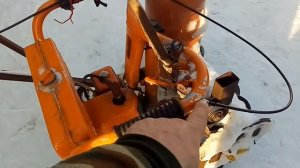 Обзор самодельного снегоуборщика с приводом от бензопилы Урал Электрон