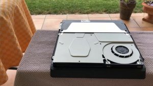 Easy Way to clean your PS4 Slim!