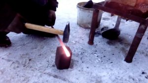 2 испытание кузнечного горна . Плавим железо.