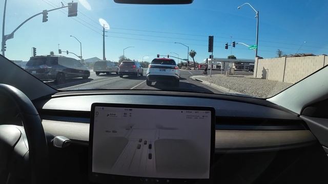 Tesla FSD 11.4.7.3 takes me in a loop!