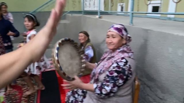 Узбекистан. Namangan. Обряд «разрезание ног». Кыргызская национальная кухня.