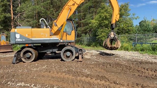LOT 501 ~ 2013 Hyundai 210W-9 Solid Rubber Tire Excavator смотреть онлайн