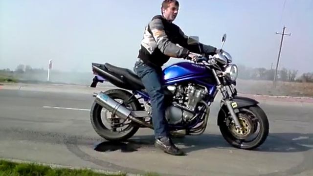 GSF 600 Bandit Palenie Gumy смотреть онлайн