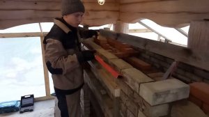 кладка кирпича на глино-песчаную смесь .