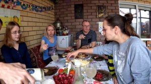 К маме на день рождения. Семейное застолье. Влог каждый день.