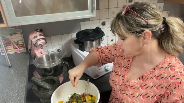 Всё что запланировала на Пасху,сделала,шашлык на хлебе,покрасила яйца в рисе,баклажаны по корейски смотреть онлайн