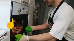 "Жюльен" с морепродуктами)??? Детки сыты, жена довольна))