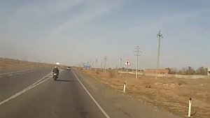 zxr750 vs vfr800 - заезд №1, с подъёмом на заднее выфера))