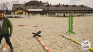 Уроки верховой езды на Кавалетти. Работа на рыси и галопе с начинающими спортсменами. Темпы. Жерди.