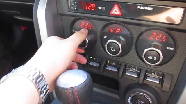 2013 TOYOTA GT86 - Exterior & Interior смотреть онлайн