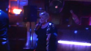 Renee de Haan  "Ik heb niks met jou te maken" in café de Tol in Dordrecht live