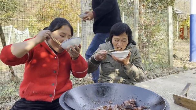 老公到底做错了啥？胖妹买5斤羊腿做惩罚，铁锅一炖，吃过瘾了【陈说美食】