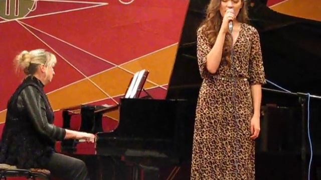 Ангелина Грабко. Queen "Bohemian rhapsody" cover смотреть онлайн