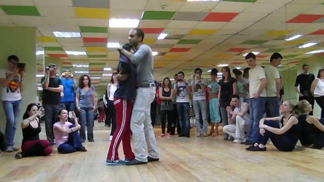Ведение в кизомбе / Leading in kizomba смотреть онлайн