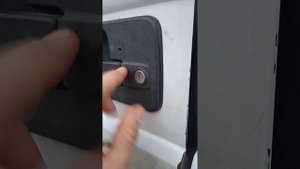 как открыть дверь мерседес актрос