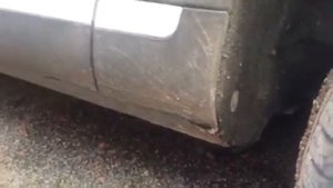 Дребезжит на холостых